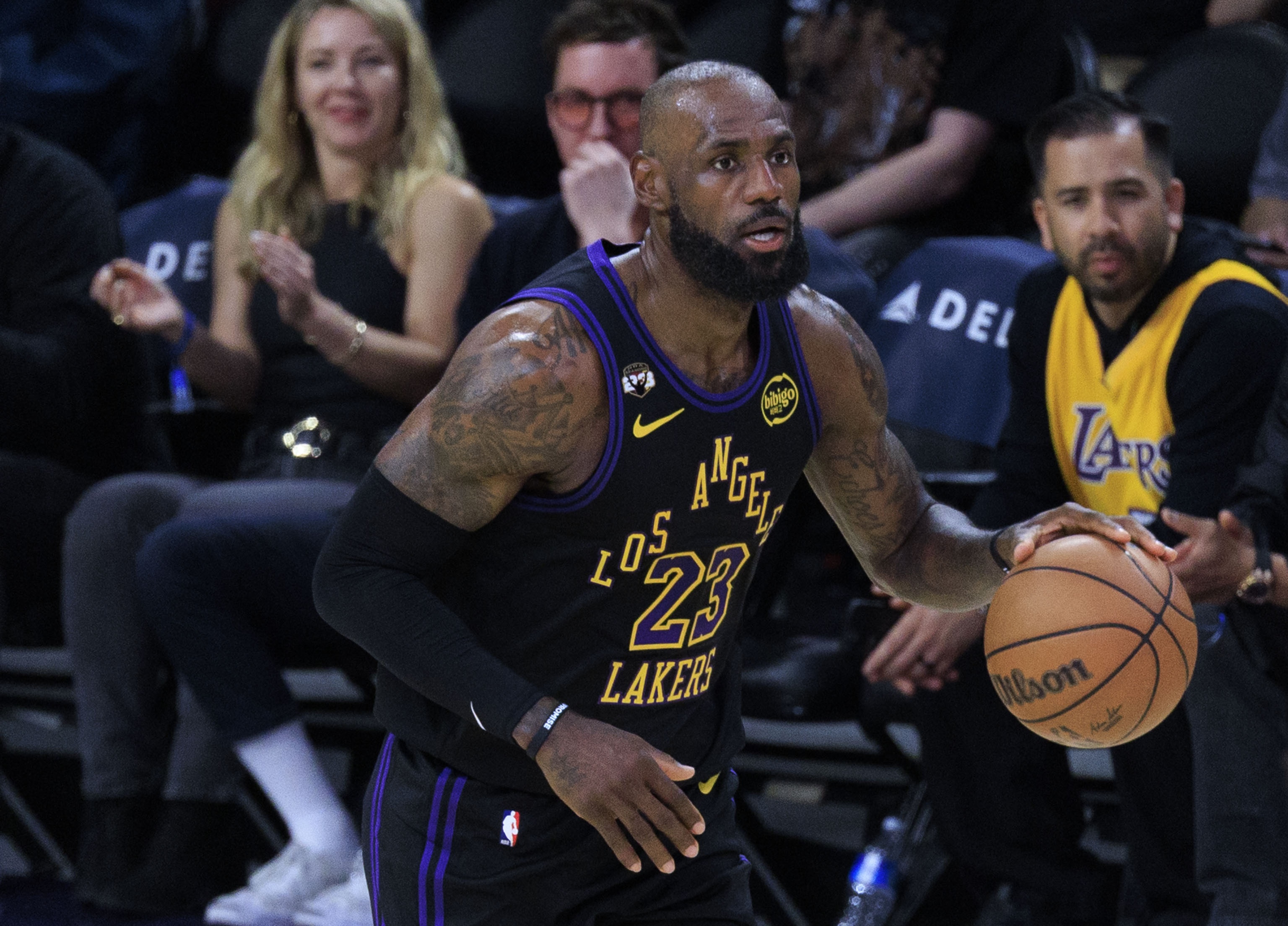 無眉無東詹皇數(shù)據(jù)曝光 近兩季獨自帶隊勝率超七成